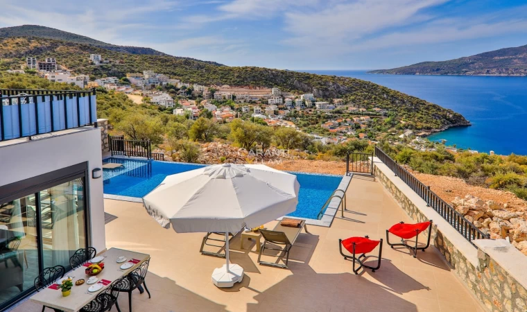 Göz Alıcı ve Lüks Havuzlu Villalar ile Tatilin Tadını Çıkarın