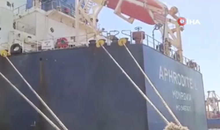 İzmir’de Yük Gemisine Operasyon: 40 Ton Kaçak Akaryakıt Ele Geçirildi