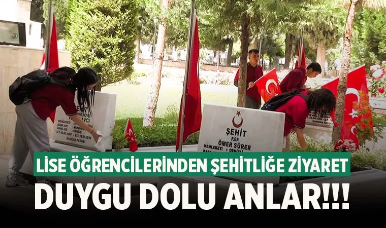 Denizli’de öğrenciler şehitliği ziyaret etti! Duygu dolu anlar…