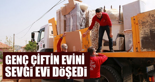 Genç Çiftin Evini Sevgi Evi Döşedi