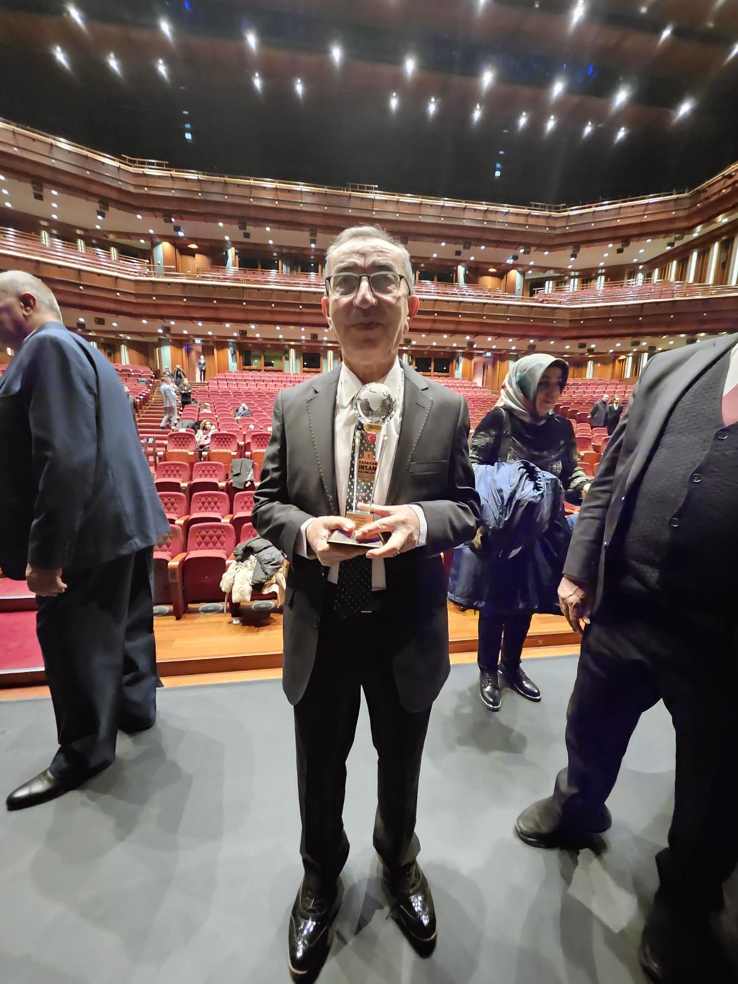 Buldan Bezi Dokuma Ustası Selahattin Kaçanoğlu’na UNESCO Ödülü