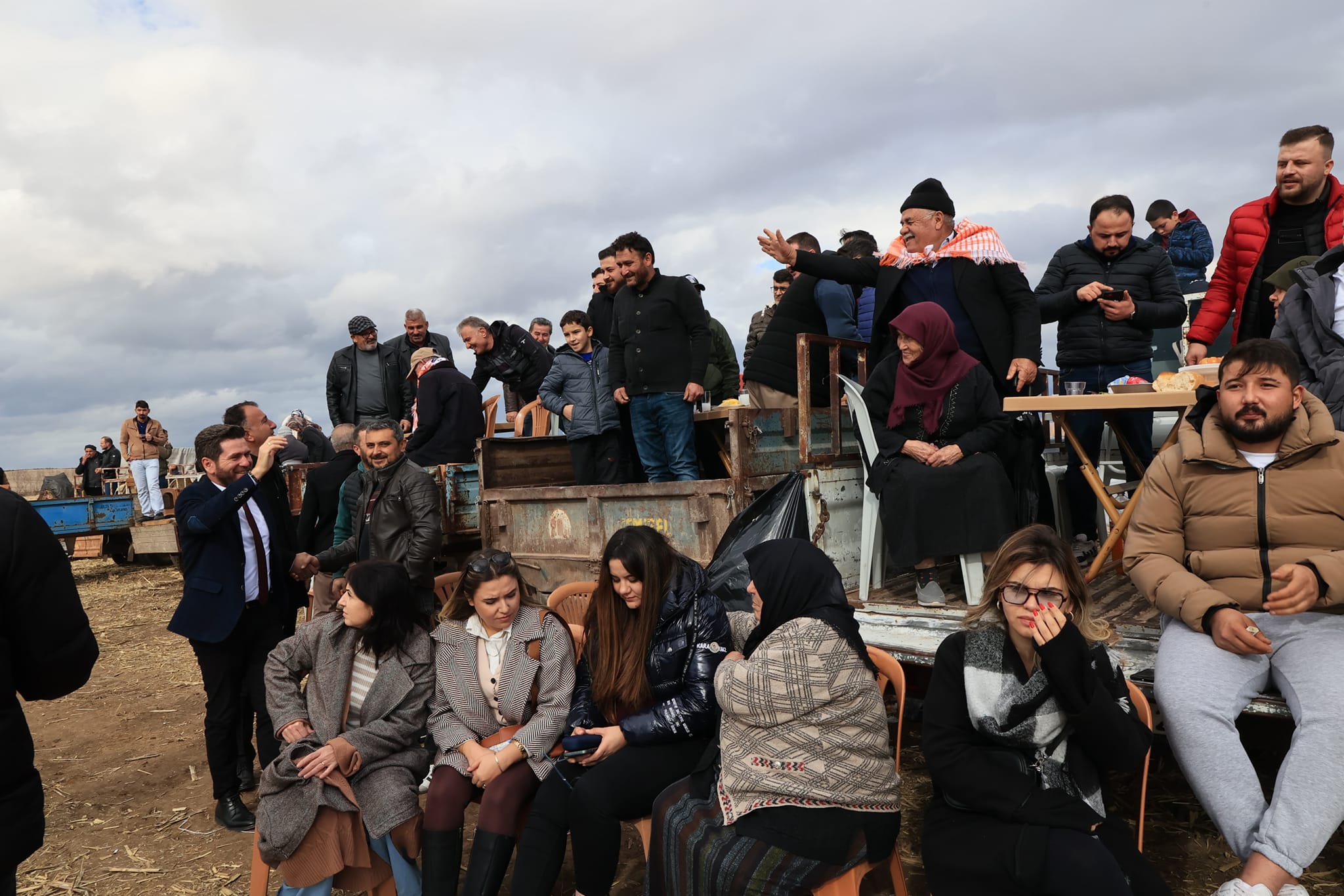 Denizli'de pehlivan develer güreşti