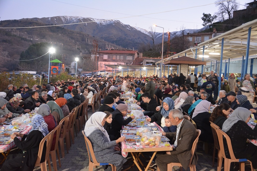 Babadağ’da iftar sofrasında Kadınlar Günü unutulmadı