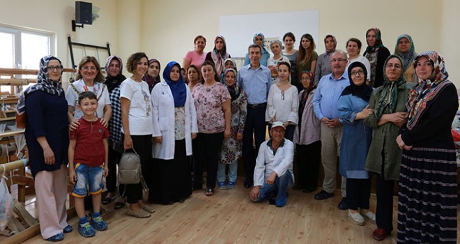 Büyükşehir Dokuma Atölyesi İlk Mezunlarını Verdi