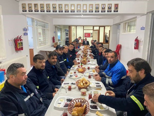 Başkan Kumral, Belediye Personeliyle Kahvaltıda Bir Araya Geldi